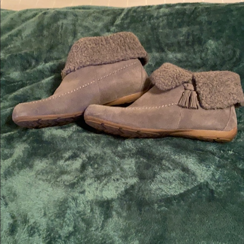 EUC Sporto Water Resistant Suede Slip-on Bootie.